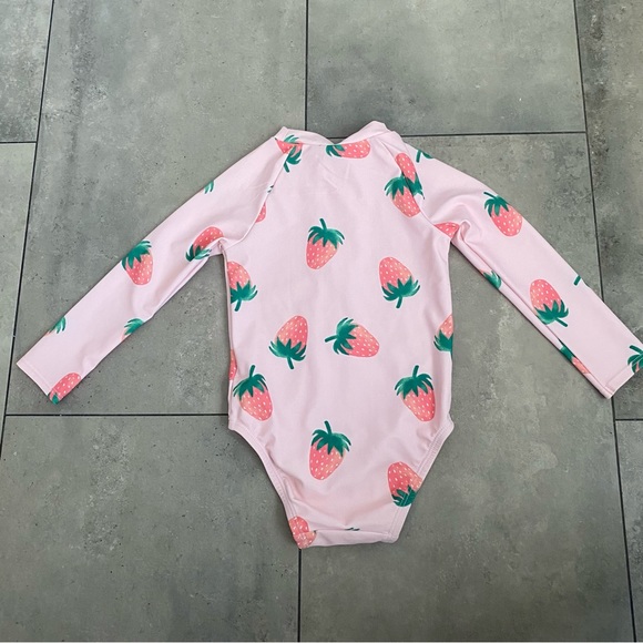 Old navy swim one piece strawberry print swimsuit rash guard 18-24 months - Picture 2 of 6